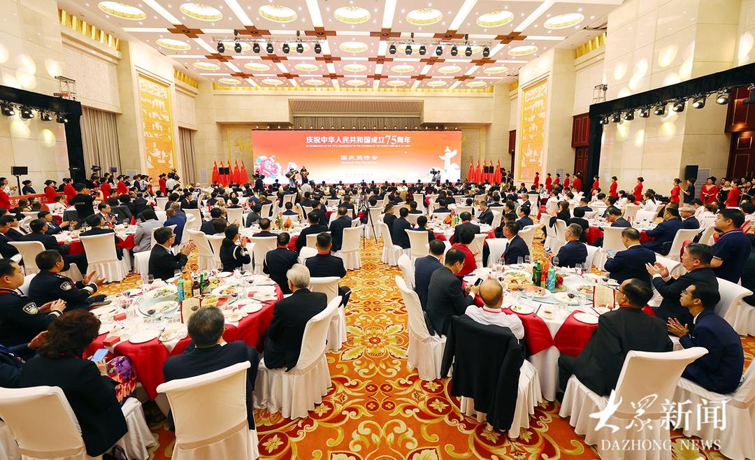 招待会隆重举行盛大宴会，一场隆重招待会的精彩瞬间